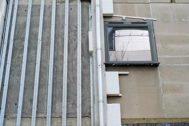 London-Uk-March-23rd-2024-A-residential-block-in-London-having-the-cladding-replaced-to-prevent-fire-risks.-Shutterstock-748x499.jpeg