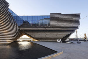 V a dundee scotland ©huftoncrow 105 crop